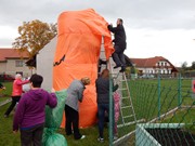 Převlékáme čarodějnici za Obří Halloweenskou mrkvodýni